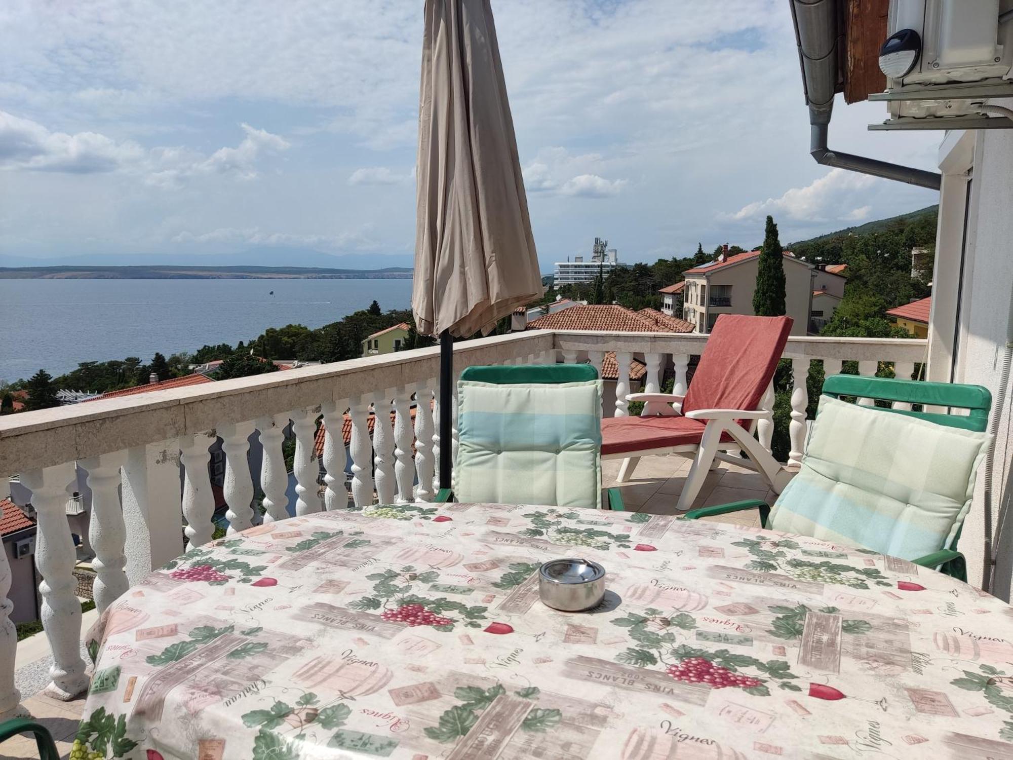 Panorama View Close Sandy Beach 100M To Talasoterapija, Crikvenica Bagian luar foto